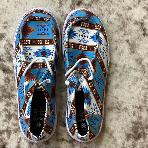 Woman’s Aztec Inspired Pattern Blue and Brown Shoes - Picture 5 of 5